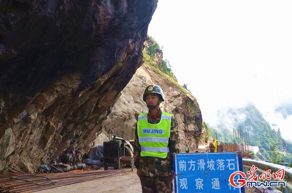 武警交通二支队国庆长假坚守岗位向十九大献礼