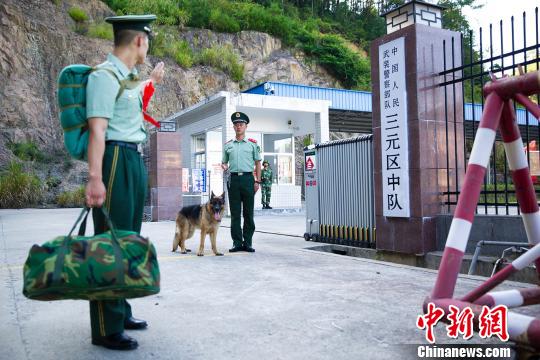 国防部回应热点：武警部队根本职能属性没有变化