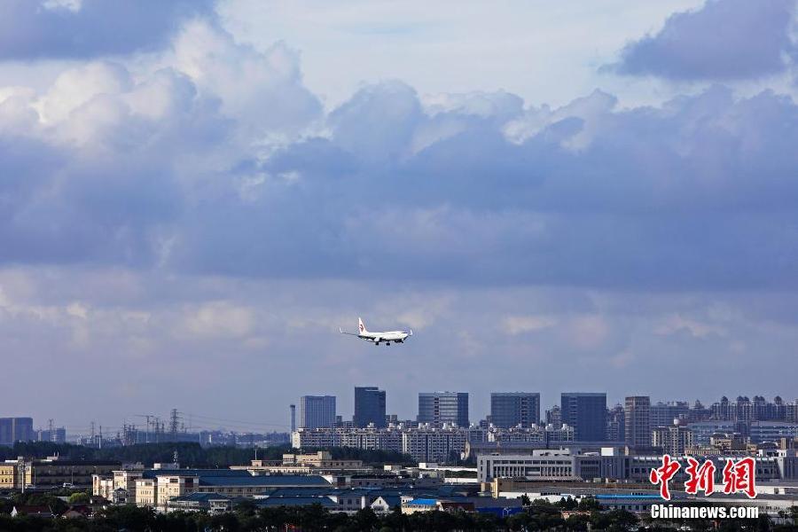 200吨海水灌入？英军最大航母因漏水问题被迫返回基地