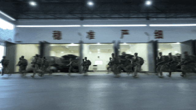 火箭军发布《火箭军战歌》MV