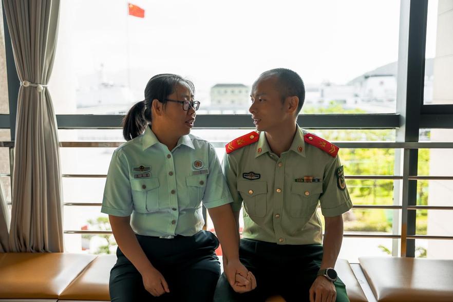 一片海疆，双份戎装