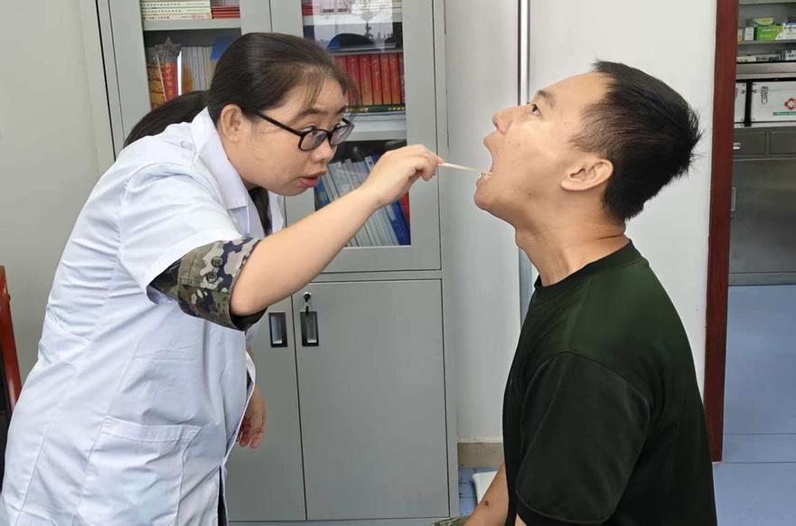 一片海疆，双份戎装