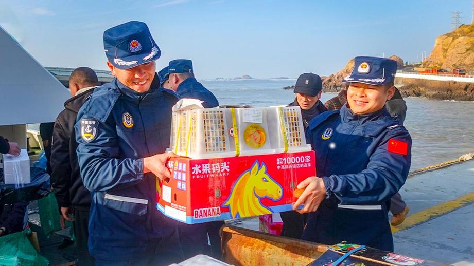 他们在国门前为祖国“守岁”