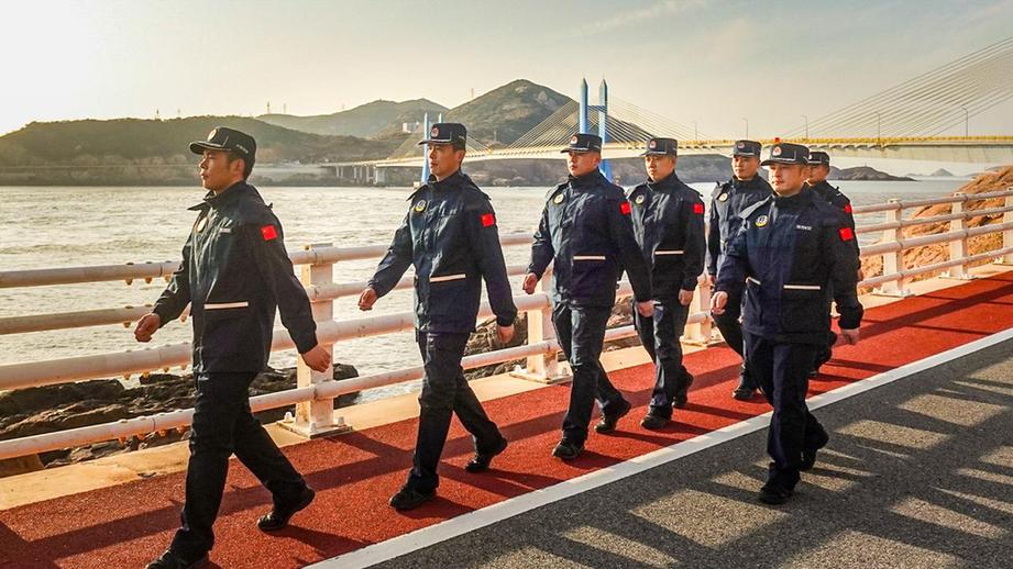 他们在国门前为祖国“守岁”