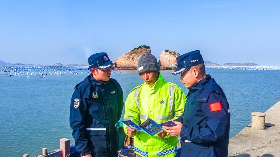 他们在国门前为祖国“守岁”