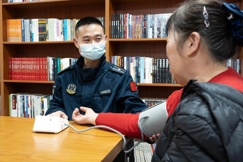 三月春风暖人心，追“锋”少年在行动！