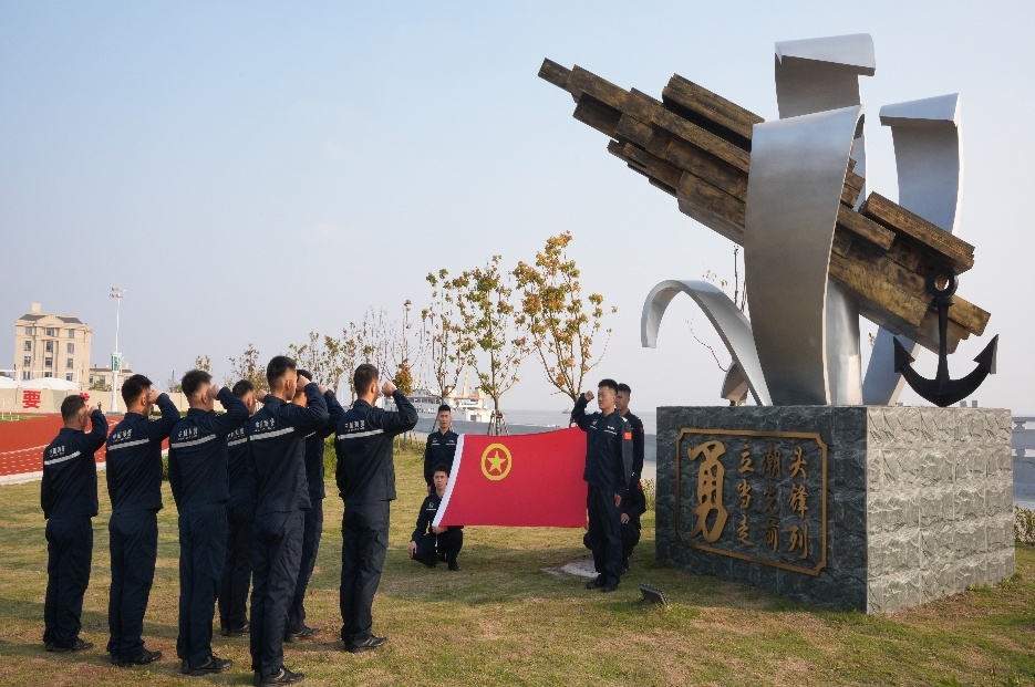 当“海警蓝”遇见“星星的孩子”