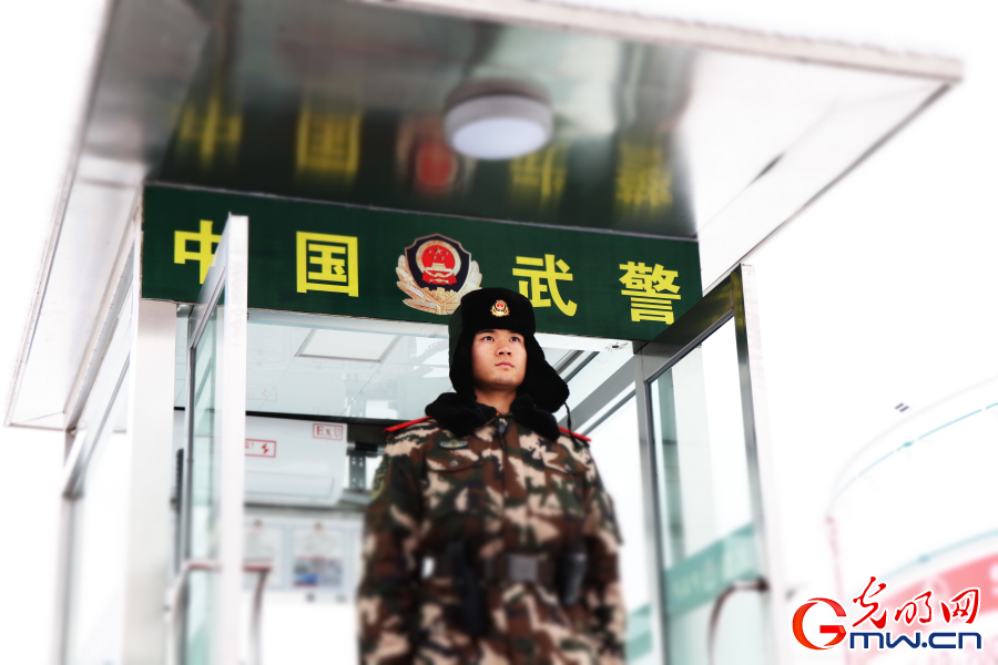 武警北京总队执勤第六支队：坚守哨位 奋战风雪最前线