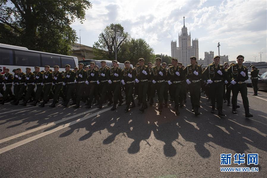 莫斯科举行纪念卫国战争胜利75周年阅兵式彩排