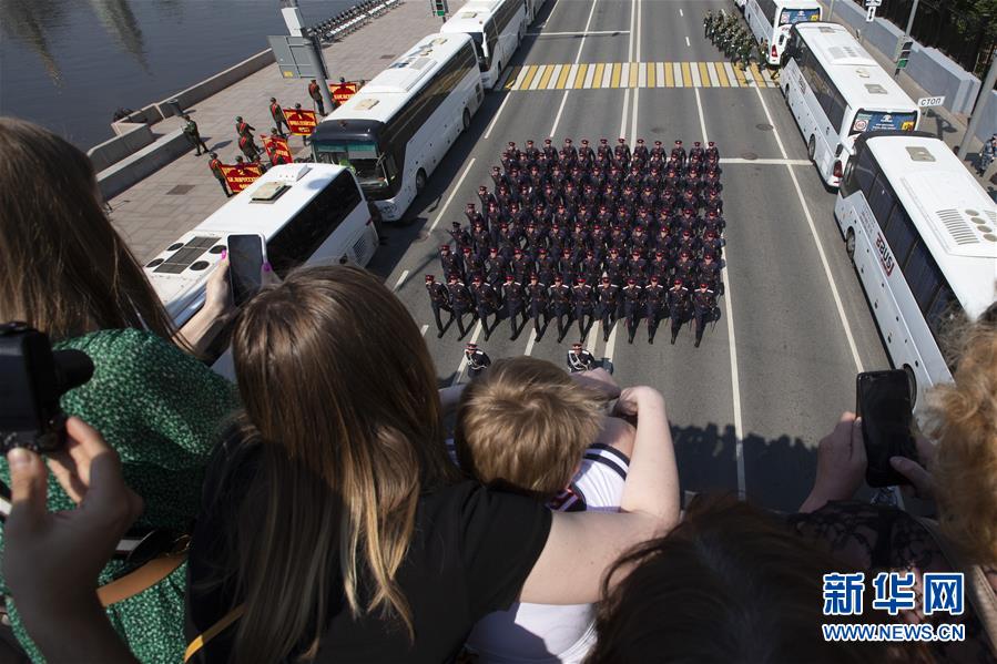莫斯科举行纪念卫国战争胜利75周年阅兵式彩排