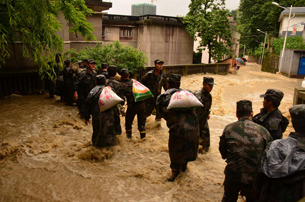 贵州50余支民兵应急分队驰援一线抗洪抢险