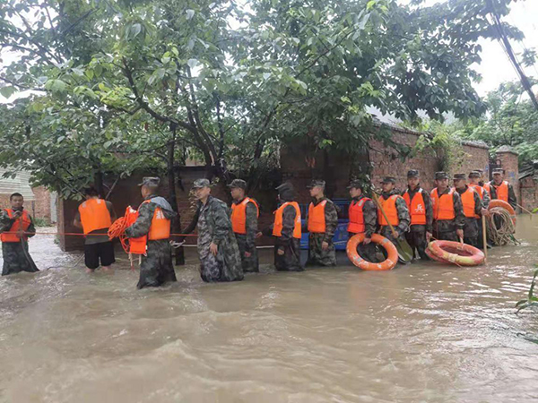 贵州50余支民兵应急分队驰援一线抗洪抢险