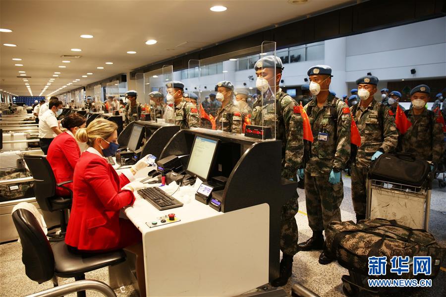 中国第18批赴黎维和部队第一梯队启程回国