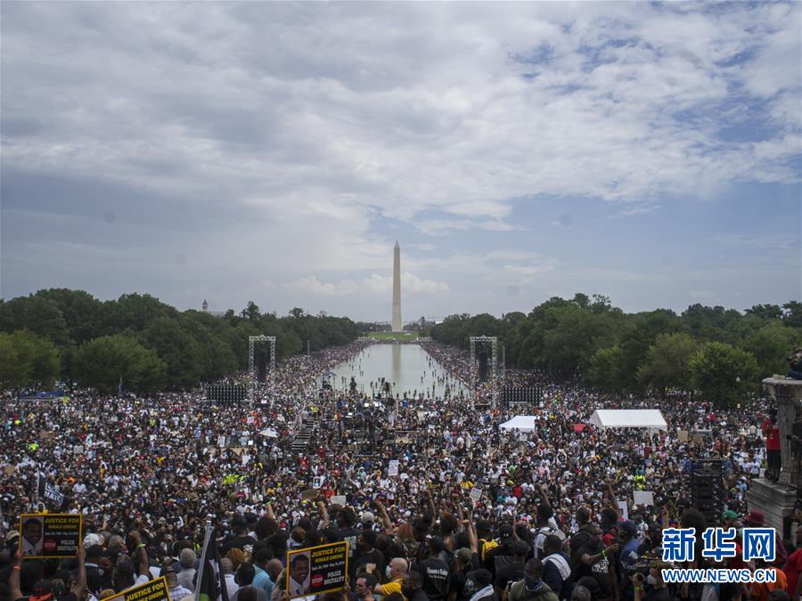 美国民众举行反种族歧视和暴力执法大规模示威活动