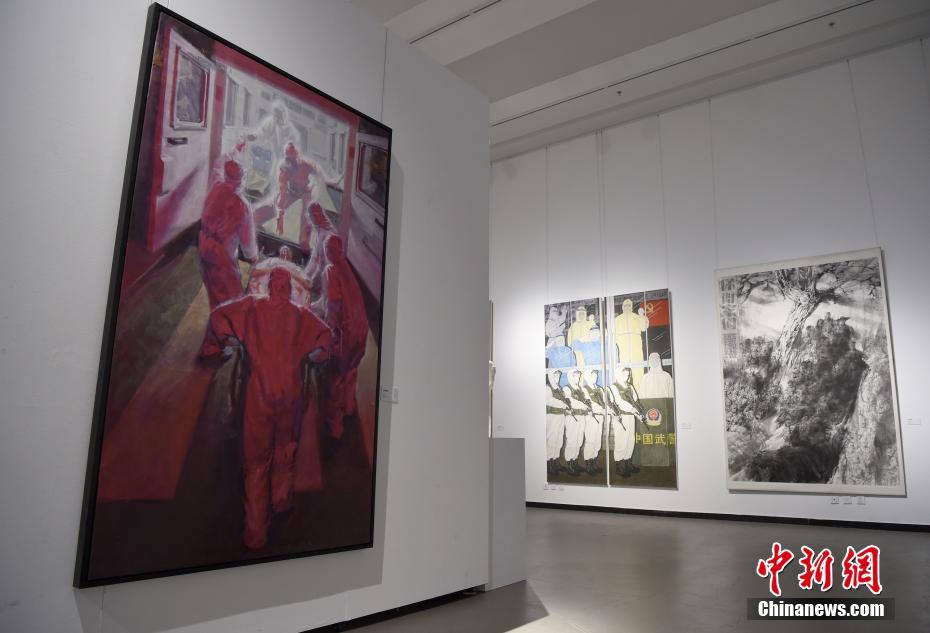 全军抗疫暨军事题材美术作品展在北京举行