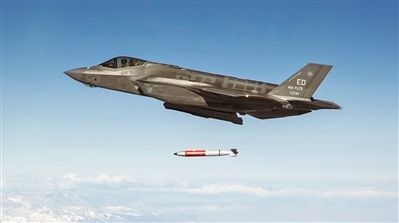 F-35A战斗机投放新型核弹 美谋求核武实战化值得警惕
