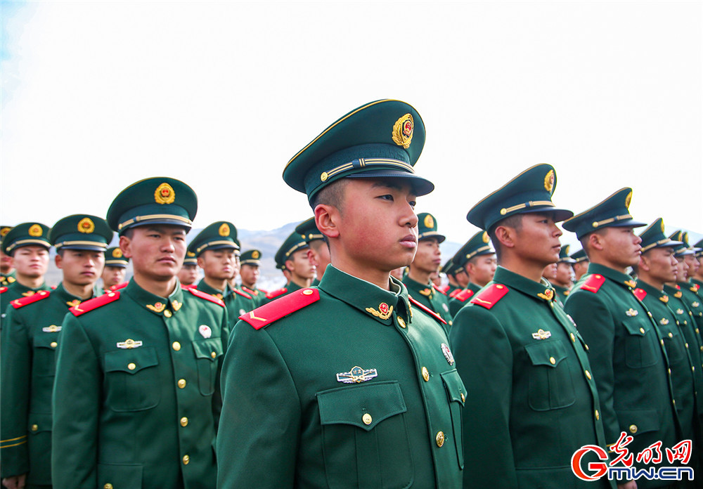 武警甘肃总队新兵一大队举行2020年度新兵授衔仪式