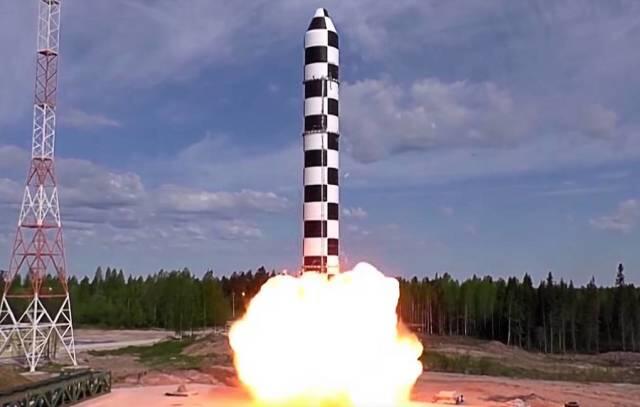 俄媒盘点俄军2021年将接收的新武器：新型战略轰炸机和S500系统在列
