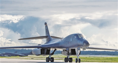 谢幕的“枪骑兵” 美国空军退役B-1B轰炸机
