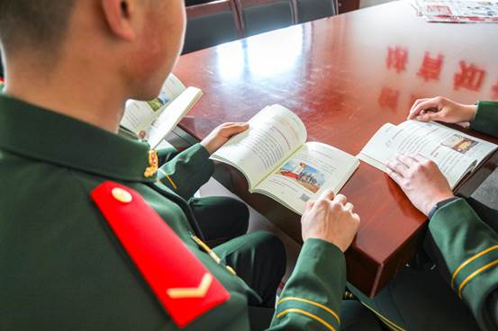 武警甘南支队开展全民国家安全教育日普法宣传活动