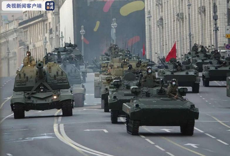俄举行红场阅兵式彩排 主战装备悉数登场