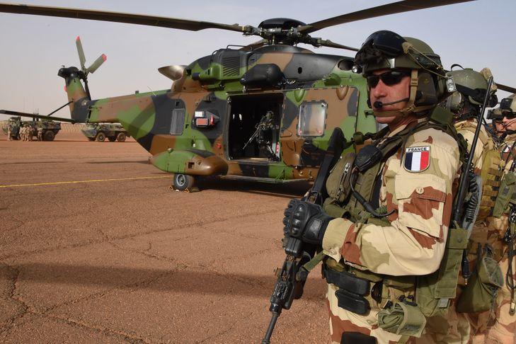 法国宣布暂停与马里双边军事合作