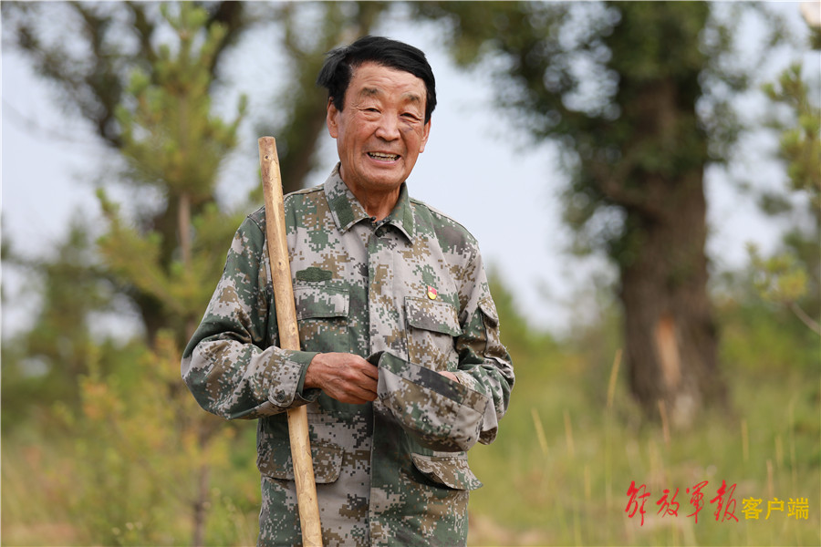 “绿化将军”张连印，18年义务植树誓把荒山变绿洲
