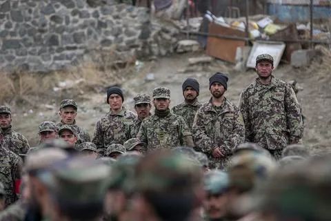美媒：阿富汗前政府军成员加入IS以对抗塔利班 多数为美国训练