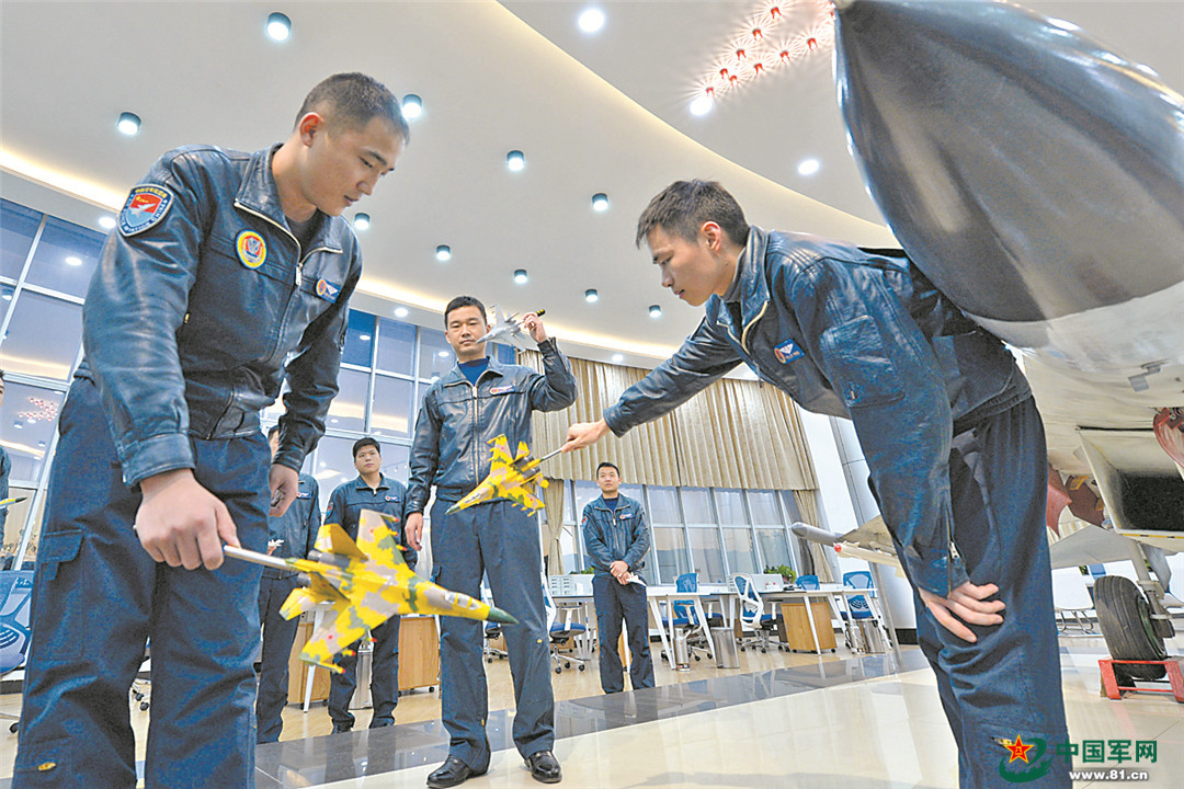 战鹰对阵啸长空！空军航空兵某旅空战对抗训练影像