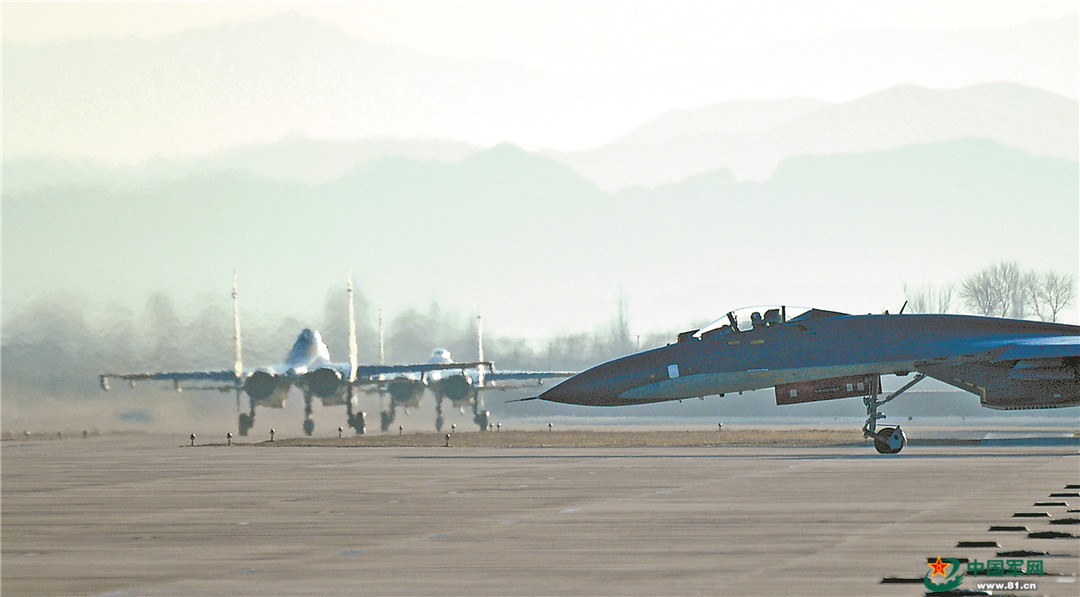 战鹰对阵啸长空！空军航空兵某旅空战对抗训练影像