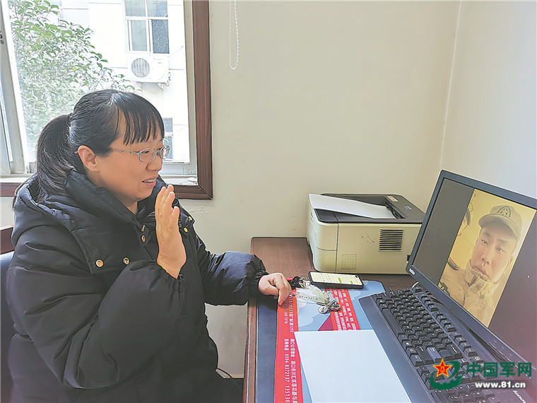 爱心送到边关！她坚持7年为守卫边疆的官兵邮寄物资