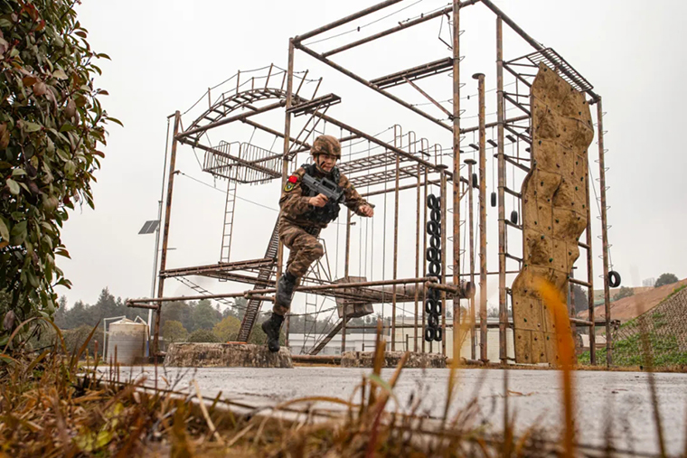 战鼓催春｜和武警“斜杠青年”面对面