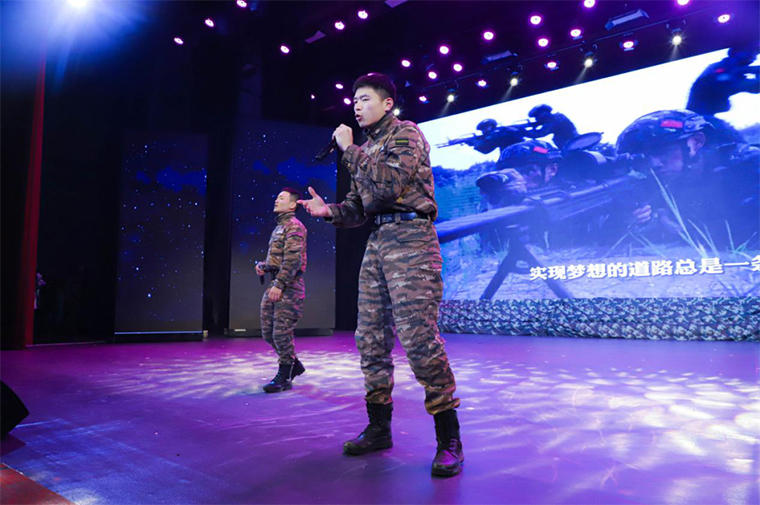 战鼓催春｜和武警“斜杠青年”面对面