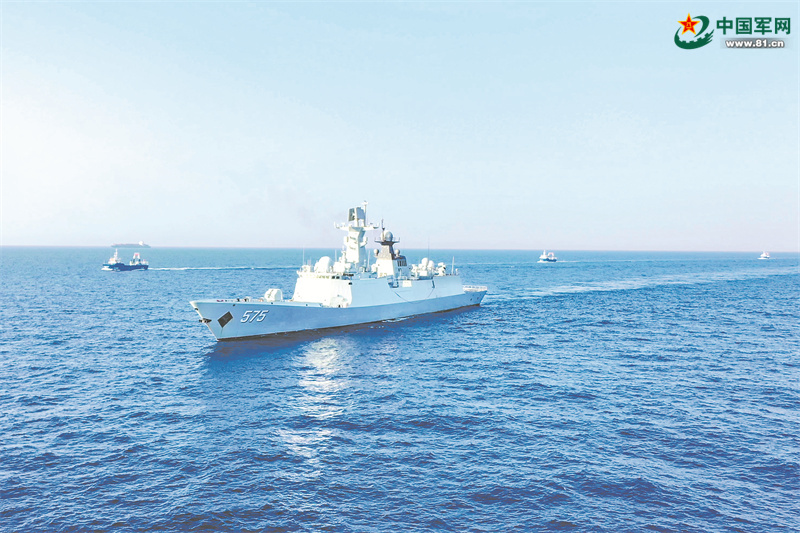 海军第40批护航编队成功为3艘渔船护航，彰显责任与担当