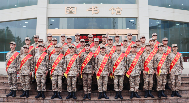 多措并举开展国防教育 湖南应用技术学院三年输送300余名优质兵员