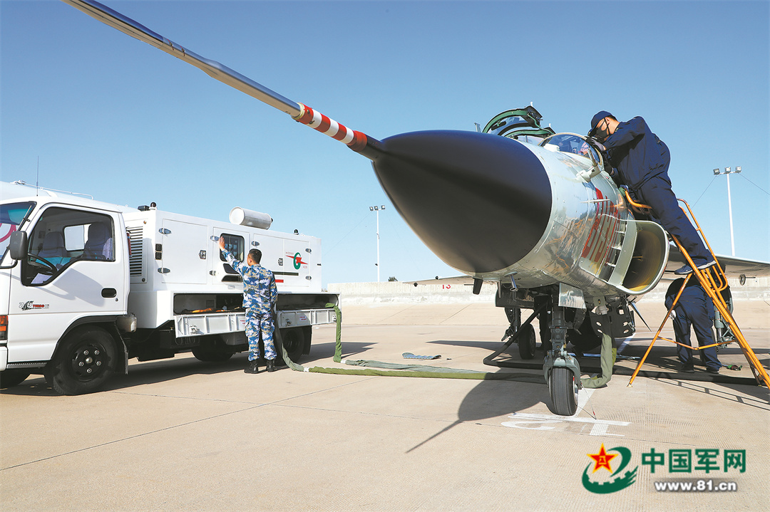 走进海军航空兵某基地，解码一个场站的人才观