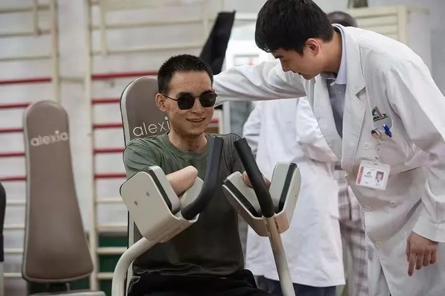 历经三年！每日训练！杜富国重返战位