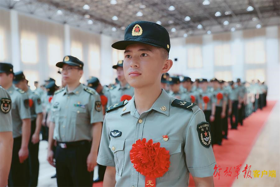 身边这十年丨蜕变中成长，致我难忘的军旅时光