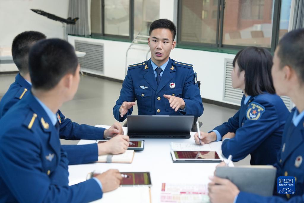 始终做党和人民完全可以信赖的英雄军队——解放军和武警部队认真学习、深刻领会党的二十大精神