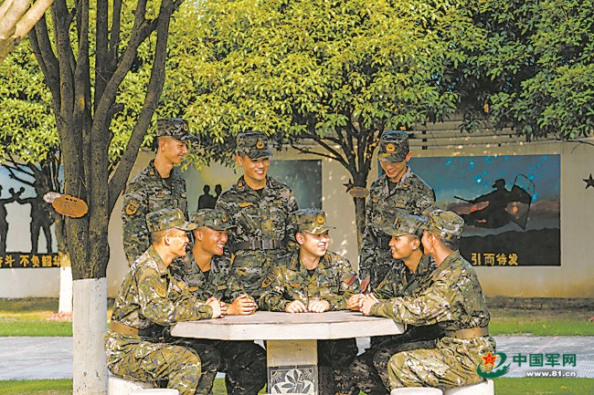 武警廣西縂隊柳州支隊：持續保持訪談式教育課“熱能”