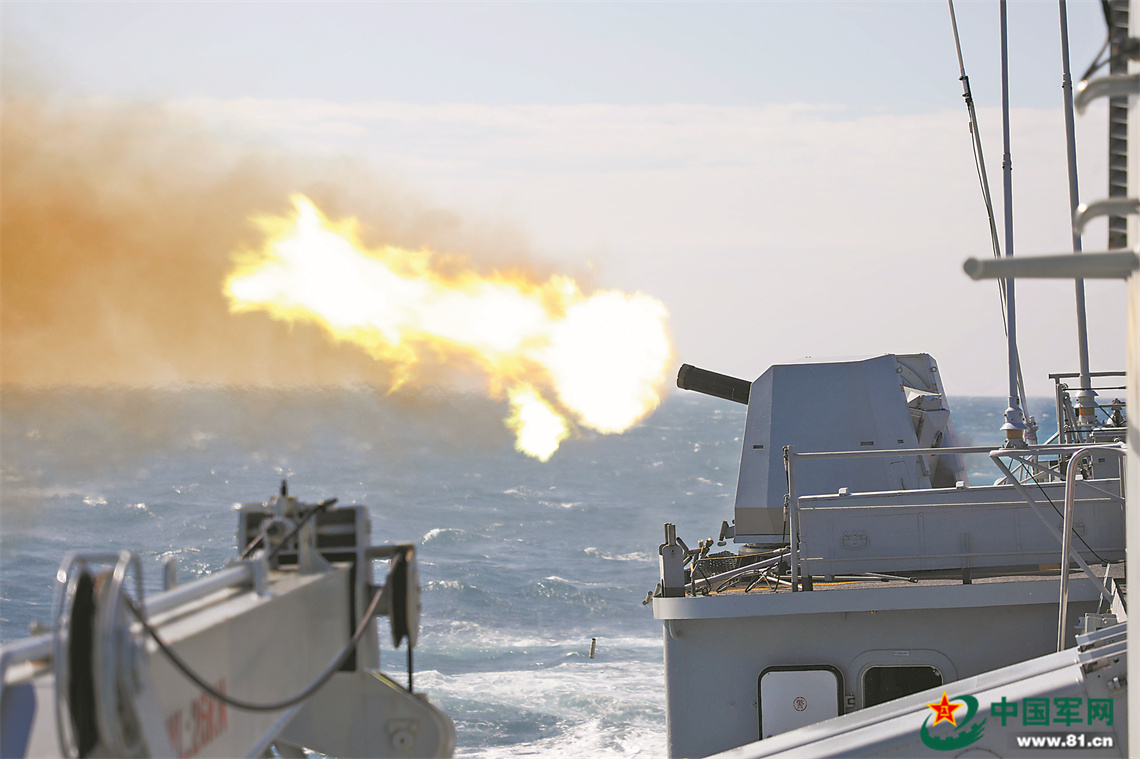 海军某护卫舰支队海上全训合格考核掠影：海天之间起风雷