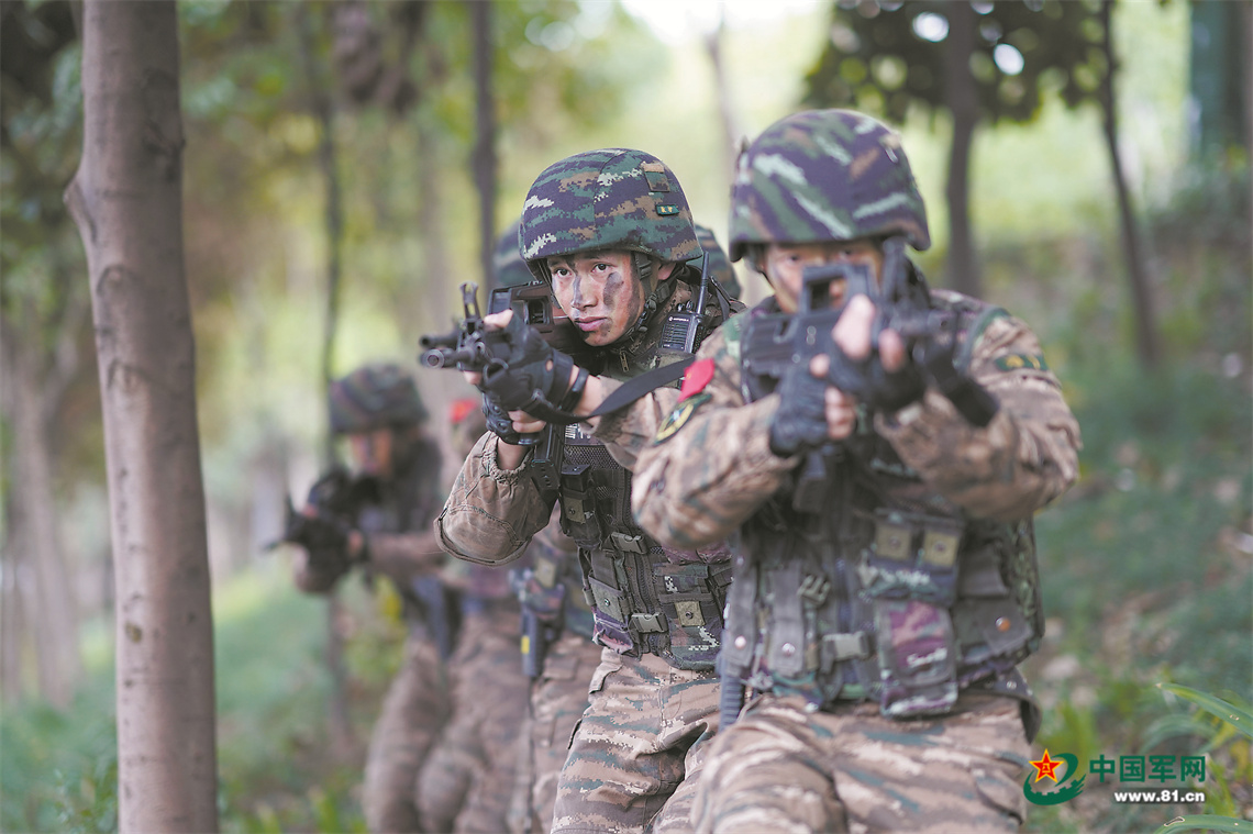 解放军和武警部队新年扎实开展实战化训练影像
