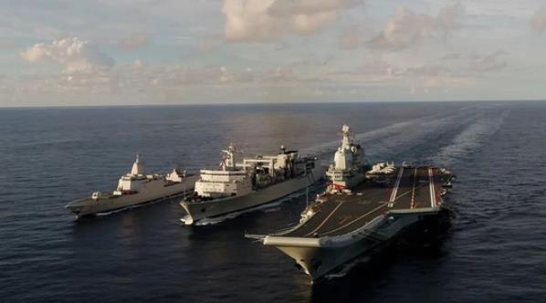 外媒:山东舰航母编队首次赴西太平洋开展远海训练