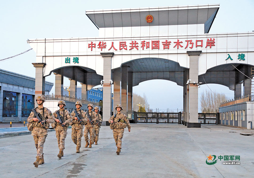 68年来，新疆军区吉木乃边防连官兵忠诚守护“丝路国门”