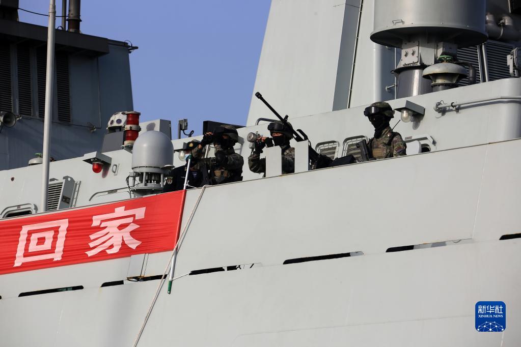 中国海军完成撤离中国在苏丹人员任务综述