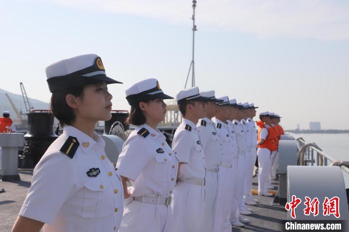 中国海军戚继光舰抵达越南进行友好访问