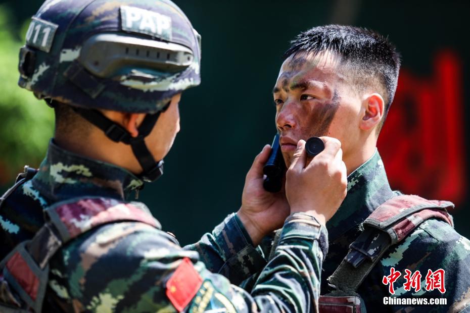 直击武警狙击特战专业训练：反恐利刃 一击毙敌