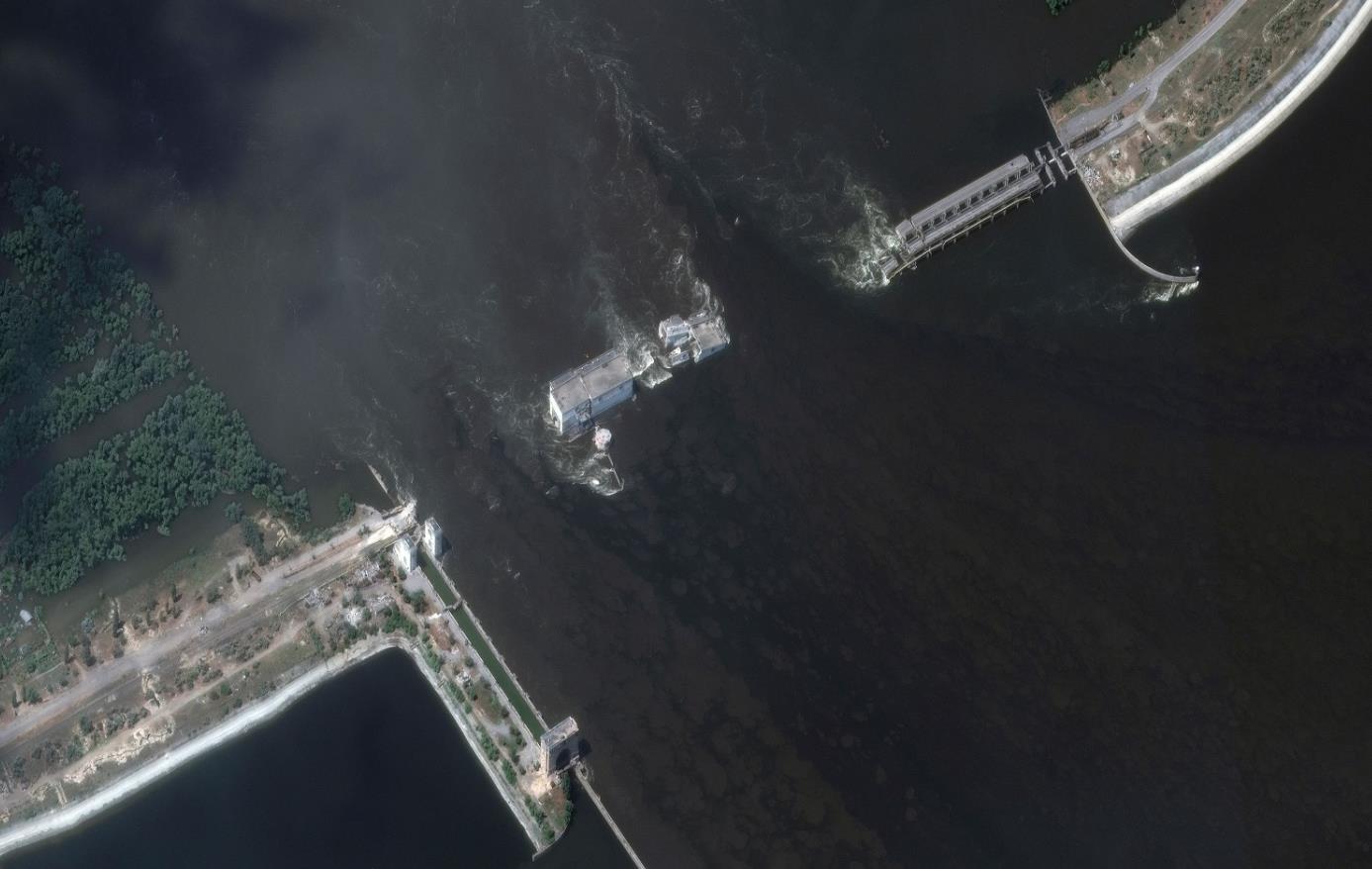 卡霍夫卡大坝被毁 德媒解析对俄乌双方的军事意义
