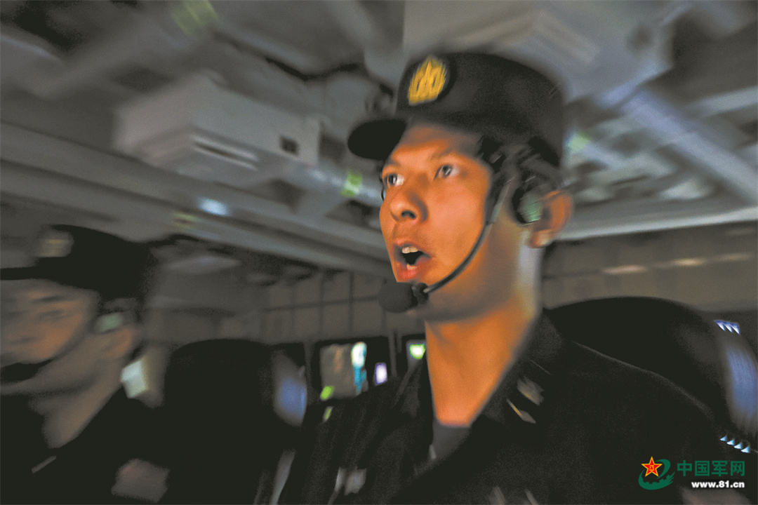 海军某支队舰艇编队实战化训练影像