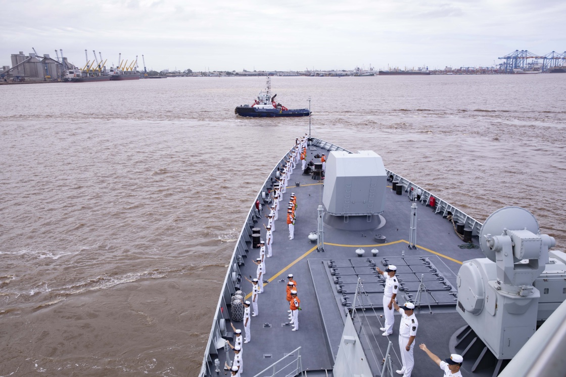 中国海军第43批护航编队圆满结束对科特迪瓦友好访问